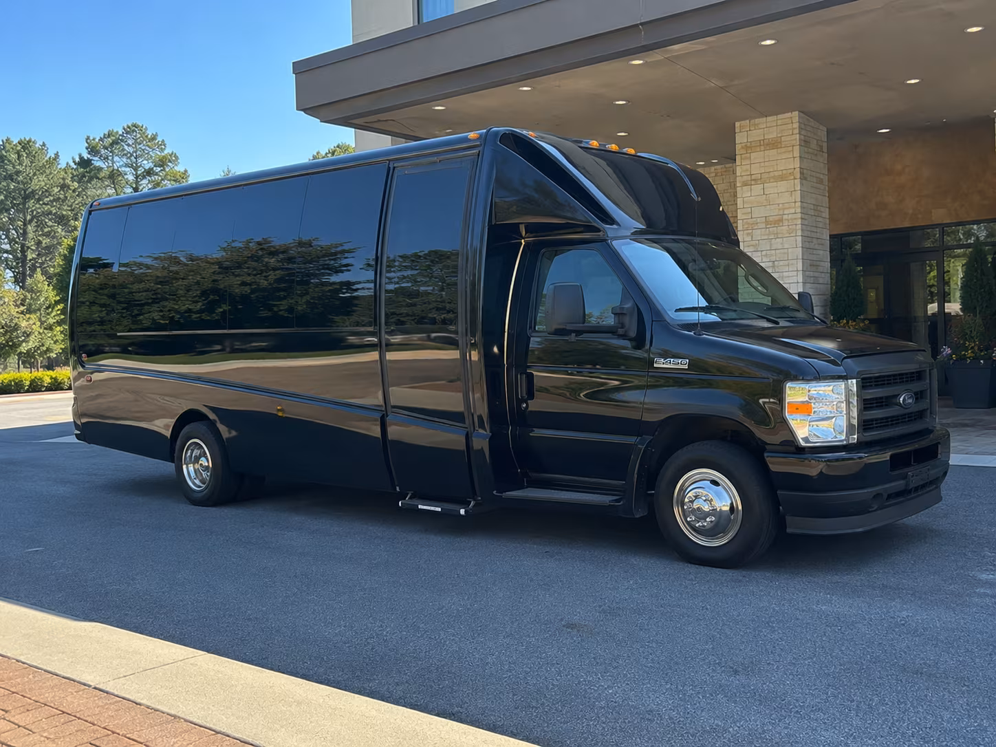 large group concert buses for stadium shows near ontario california