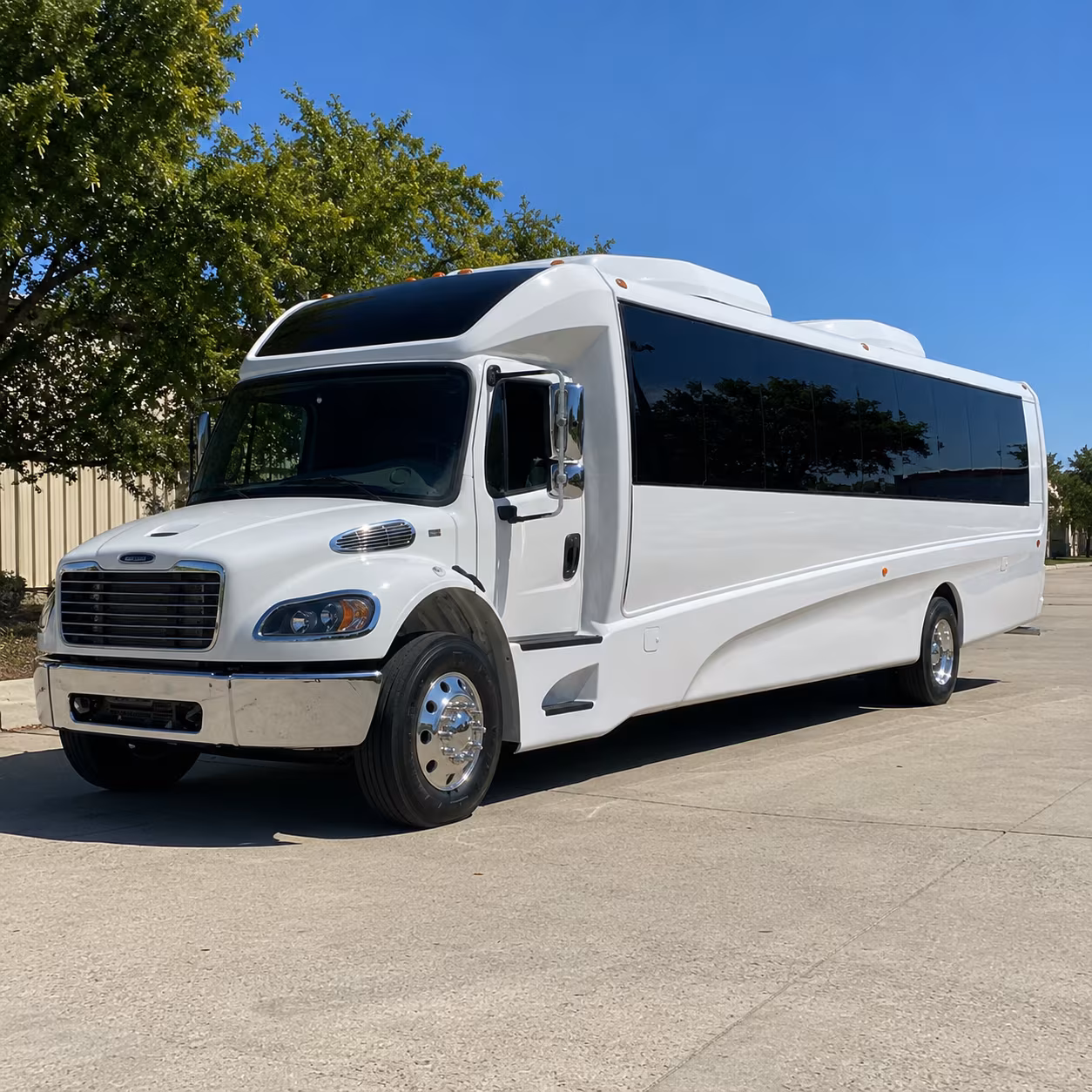 ontario 28 passenger minibus