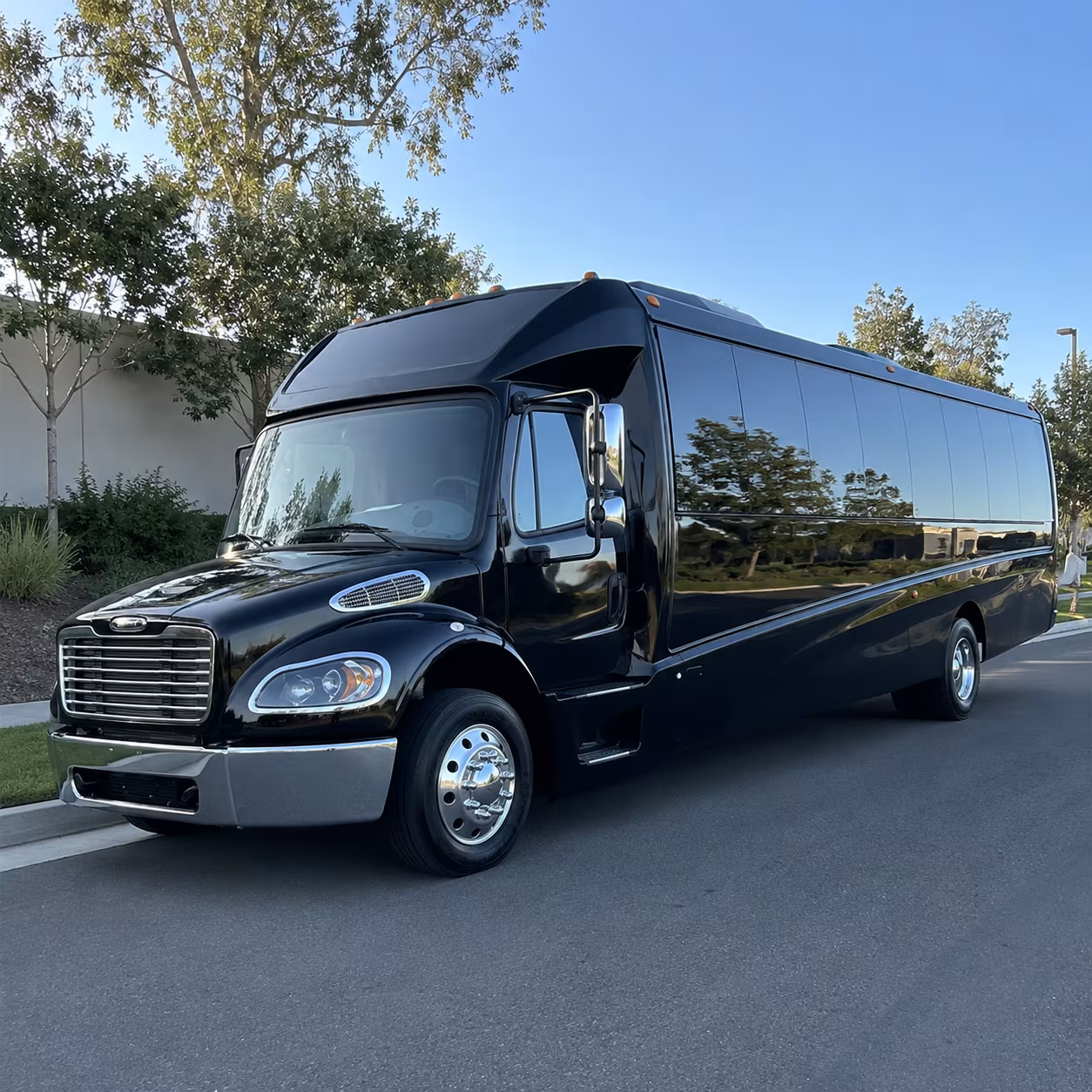 ontario 35 passenger minibus