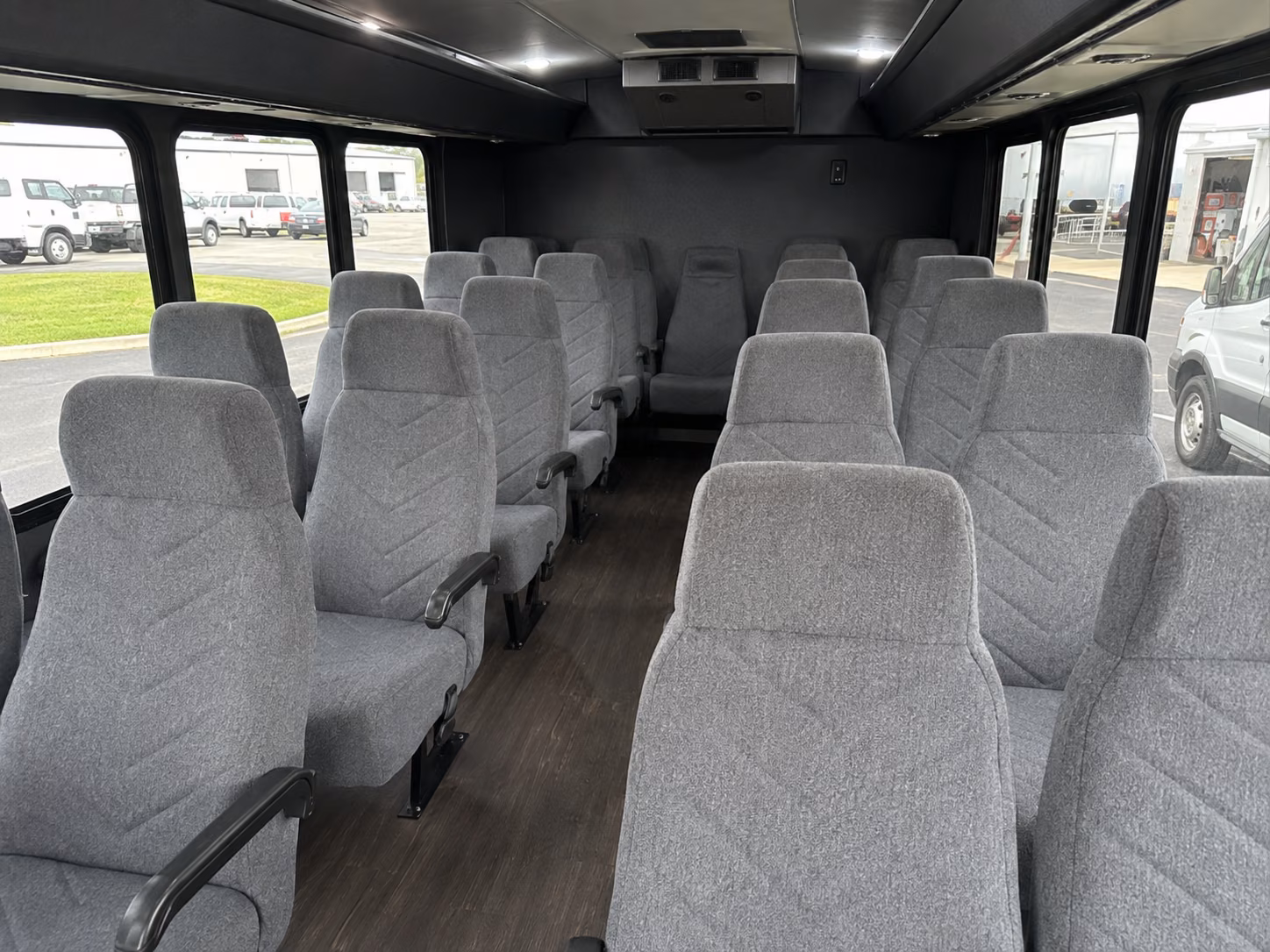 shuttle buses for ontario wedding guests between hotels and venues