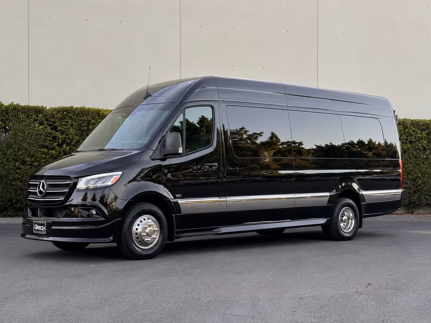 sprinter vans and minibuses for small group field trips out of ontario